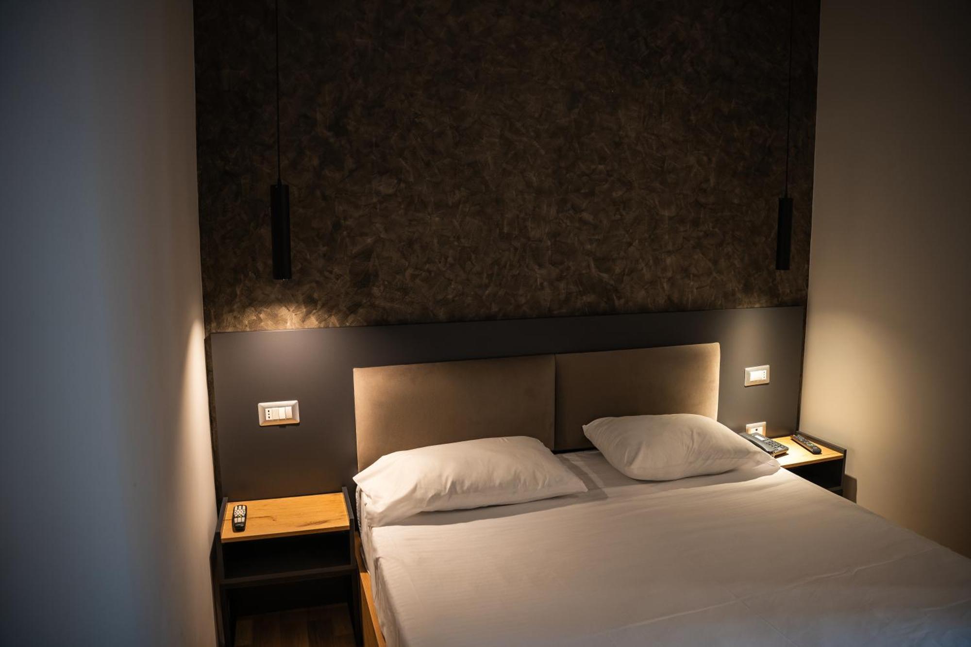 Center Boutique Hotel Tiran Dış mekan fotoğraf